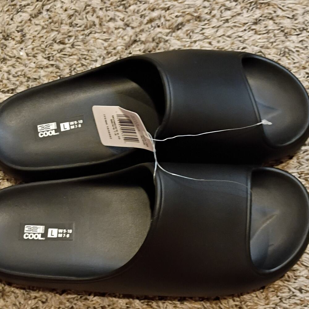 32 Cool Women's Black Logo Slide Slip-On Sandals EVA Foam Size 9-10